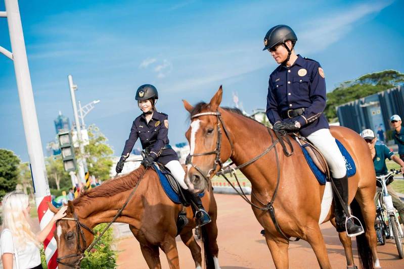 高市騎警添新軍  春節拼觀光畫龍點睛