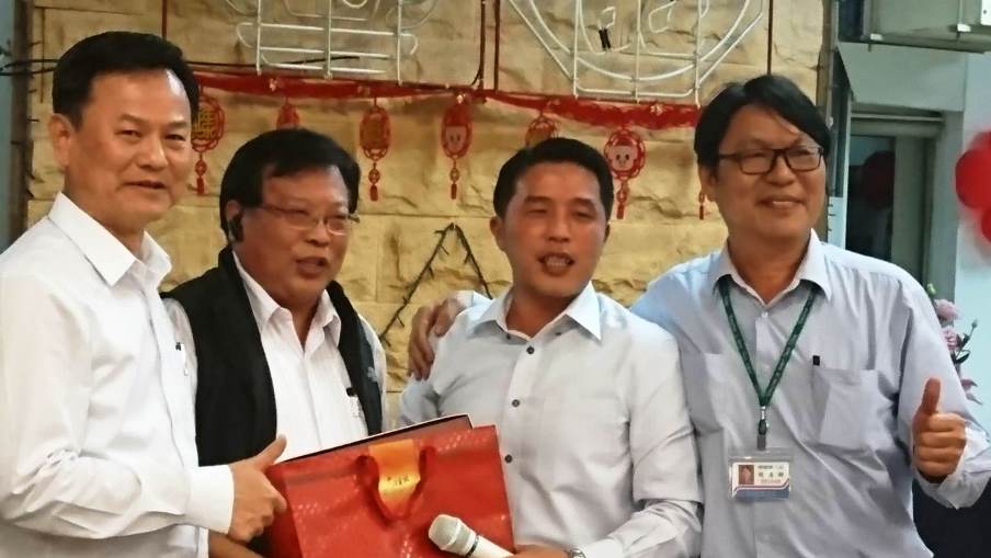 中油煉製事業部慰勞警方 感謝維持廠區治安