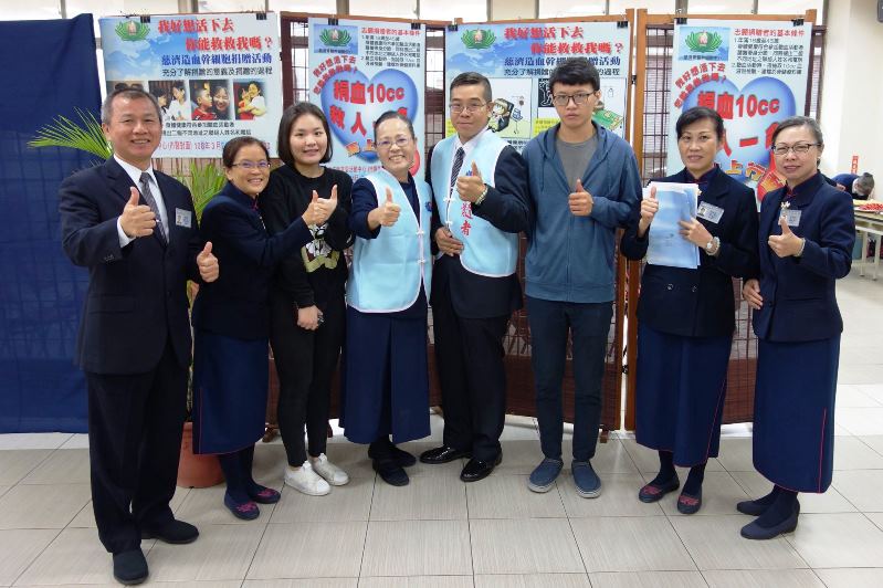 酒空男王俊源跟著慈濟人投入救災 戒菸酒捐髓自救救人