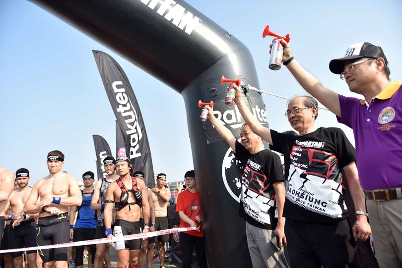 國內外好手挑戰極限 副市長洪東煒斯巴達障礙賽鳴槍