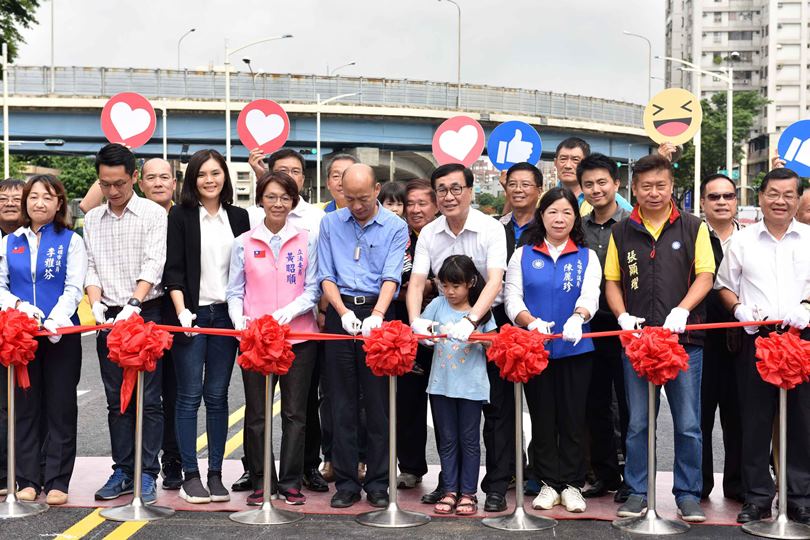 左營地下道提前通車 市長韓國瑜親剪綵