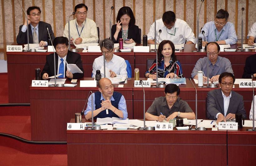 聽取輕軌專案報告 韓國瑜：審慎樂觀 創造三贏瑜面