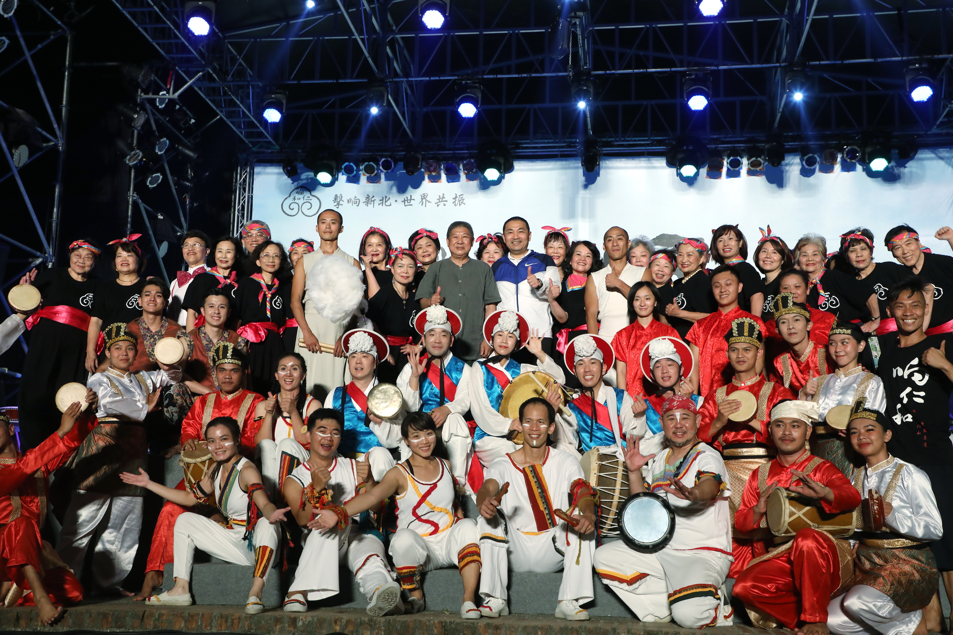 新北國際鼓藝節登場 侯友宜與7國21支鼓藝隊擊鼓開幕