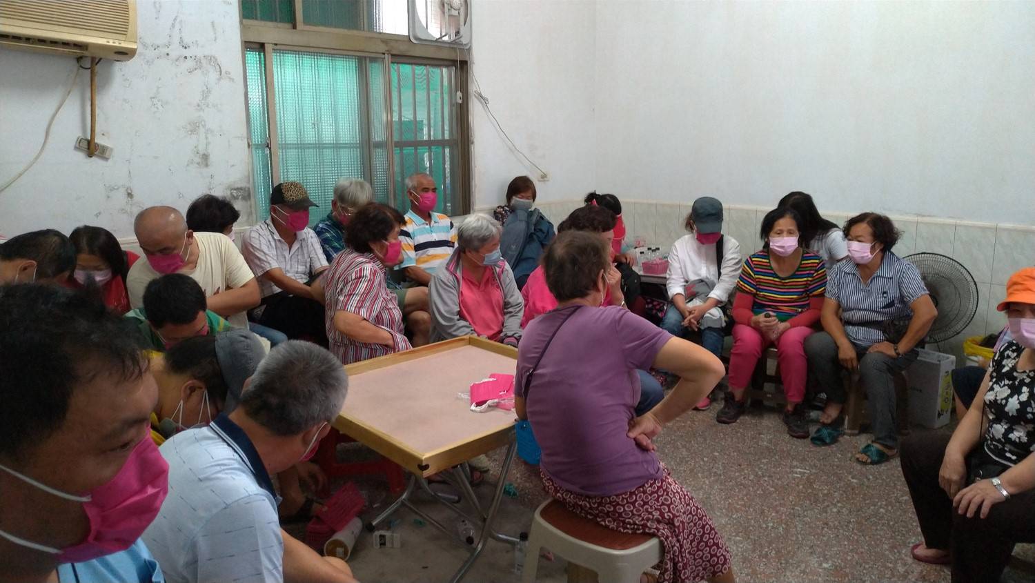 高雄市警方查獲職業性賭場 四十六人移送法辦