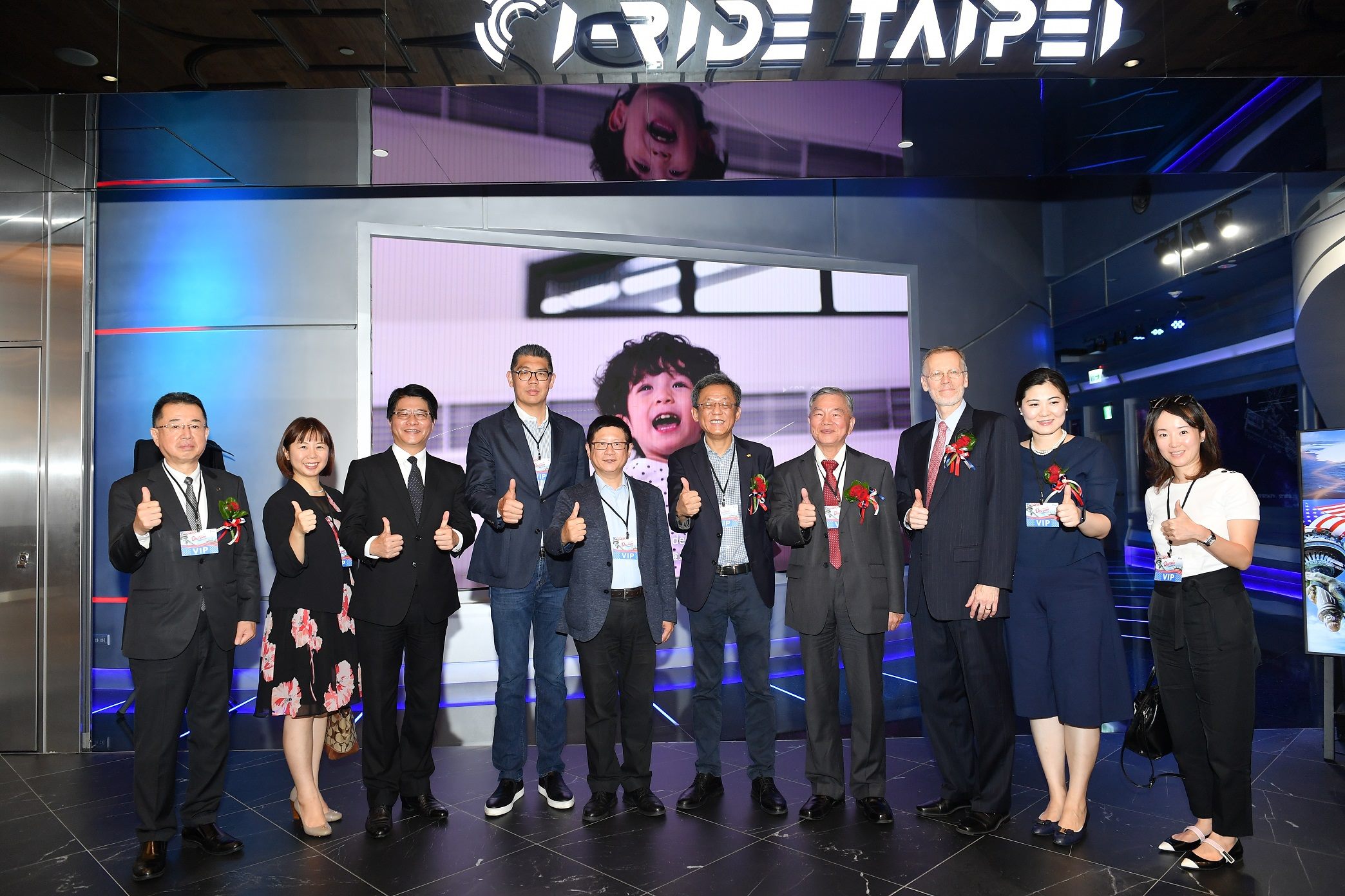 北市產業局長林崇傑受邀體驗i-Ride TAIPEI「飛越美國」新航班，支持體感科技產業發展