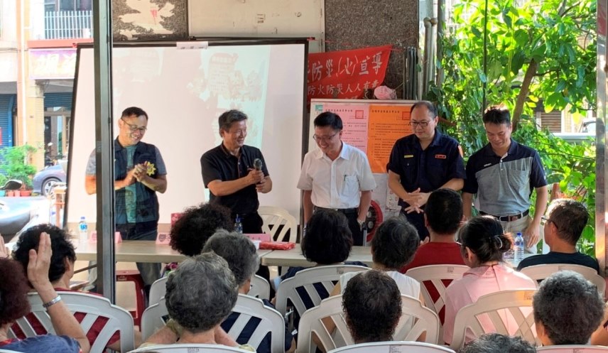 鹽埕分局長劉安杰參與治安座談 期盼社區治安無縫接軌