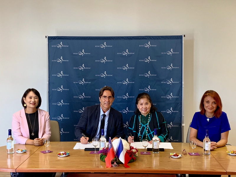 高餐大與法國薩維尼亞旅館大學簽訂學術合作