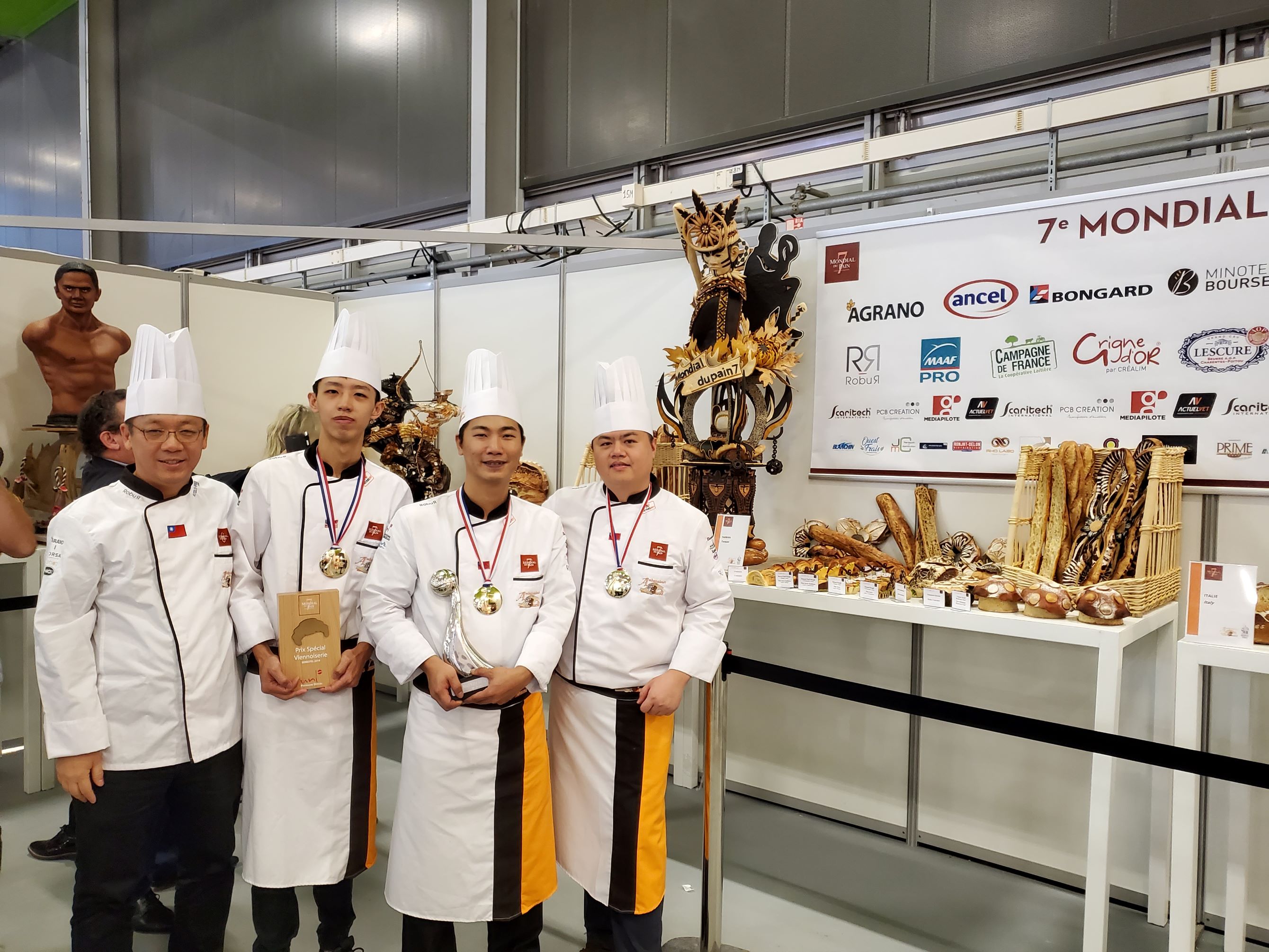 高雄餐旅大學教務長與校友領軍 台灣拿下2019世界麵包大賽亞軍