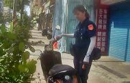 民眾機車鑰匙未拔 鹽埕分局警暖心代保管