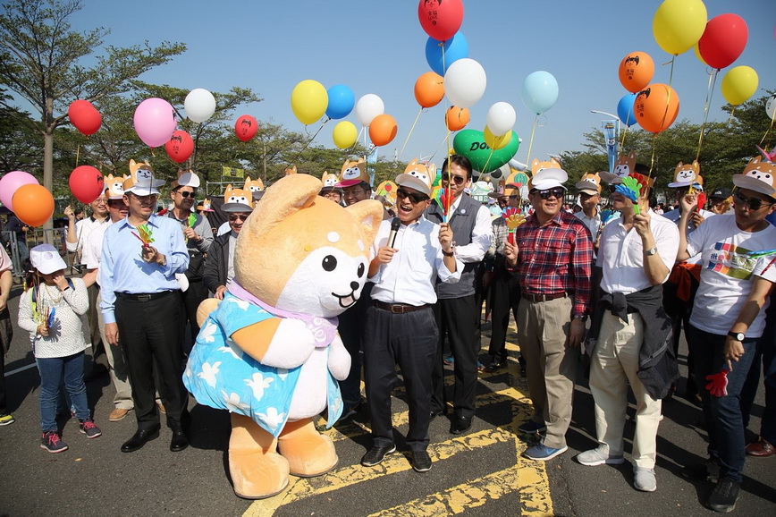大氣球遊行時代大道盛大登場 葉匡時與親子同樂