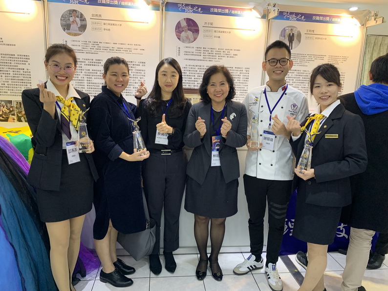 金牌國手謝協益獲技職之光 高雄餐旅大學四人為校爭光