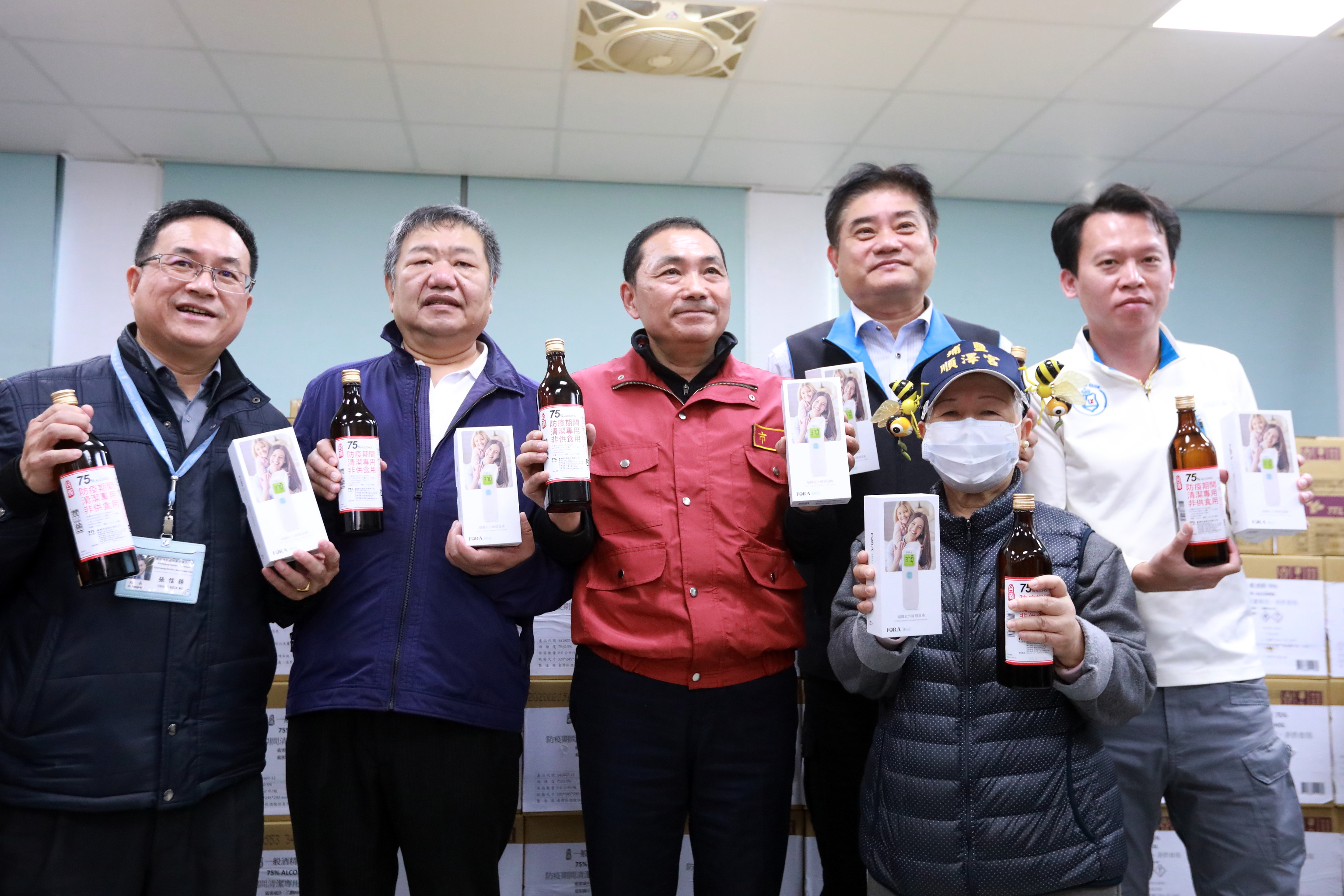 侯友宜視察校園防疫物資整備 開學日再抽查各校應變作業