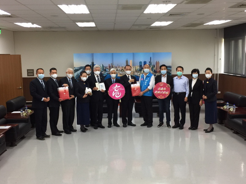 慈濟贈防疫安心祝福包 市長韓國瑜感謝大愛精神