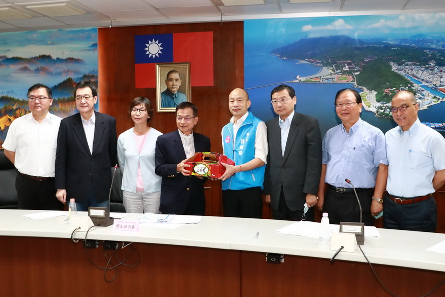 立委南下考察高雄財政 高市府提財劃法修法建議