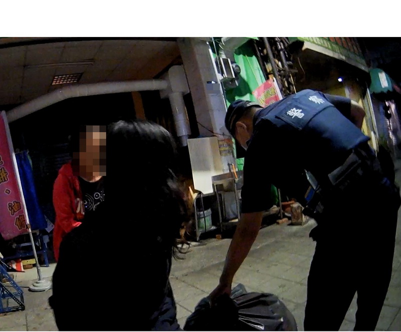 女子負氣離家 三多派出所警苦心勸回