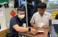 苓雅分局警員拾獲手機 民眾領回感激不盡
