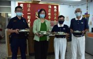 慈濟功德會志工慰勞鹽埕警防疫辛勞 提倡「疫起蔬醒」