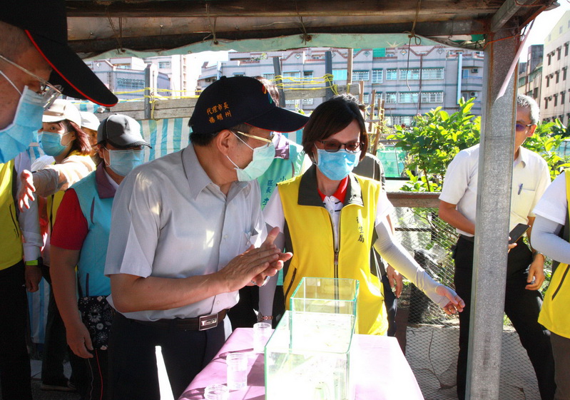 視察小港區「防登革熱日」社區動員 楊明州呼籲落實巡倒清刷