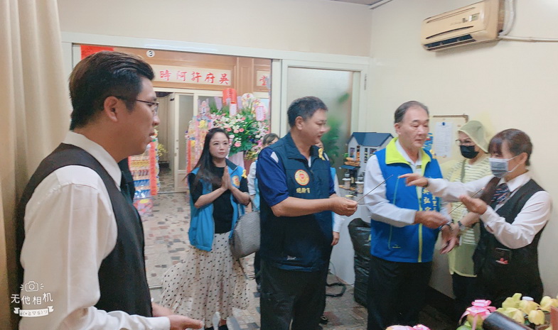 里民籌不出喪葬費 苓洲里長吳弘宜、大眾緣總幹事涂榮光伸援手