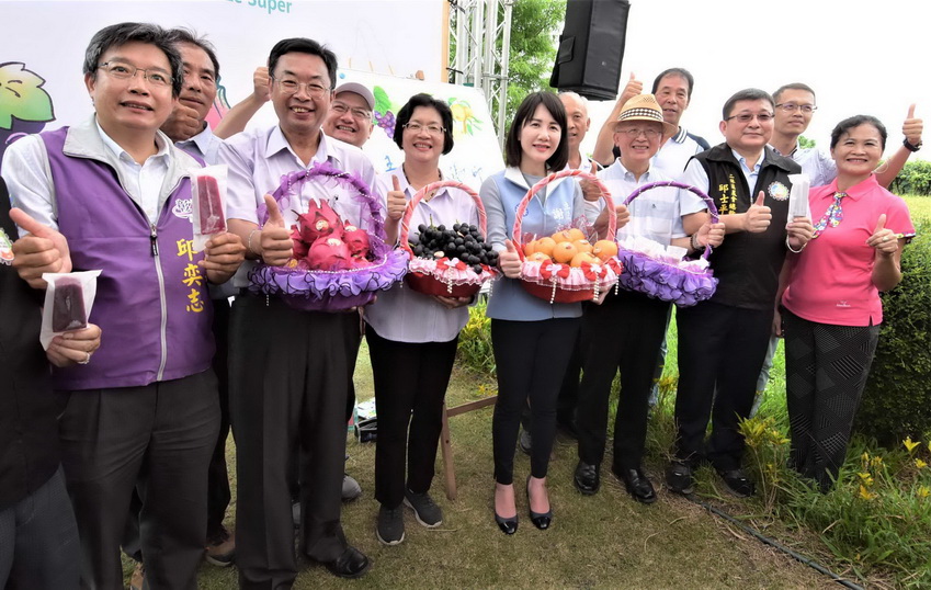 彰化縣長王惠美宣傳行銷 紅龍果、葡萄及豐水梨進軍台北