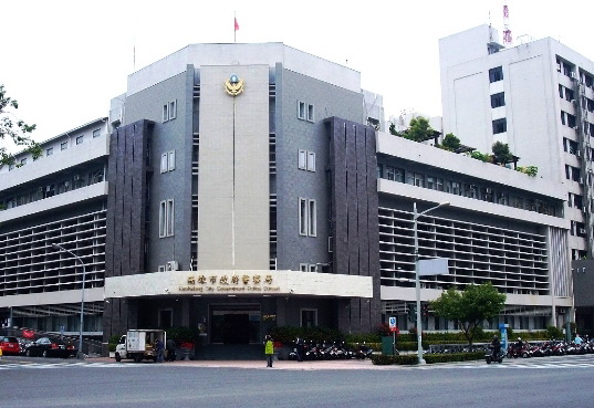 高雄市警局三線一星督察貪污 法院裁定羈押禁見