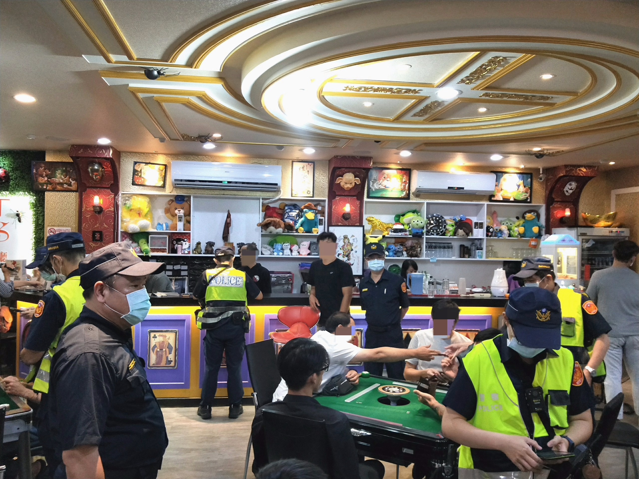 鹽埕警分局聯合稽查擴大臨檢維護治安