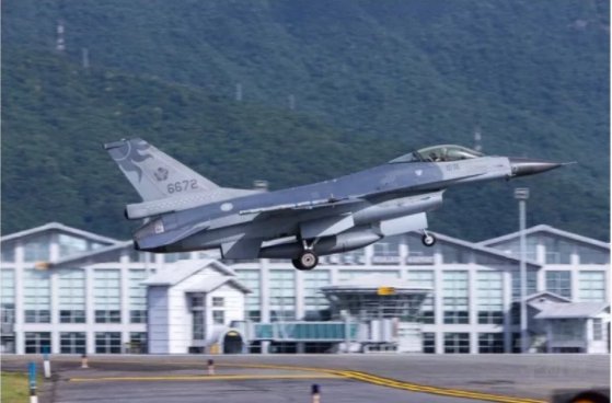 花蓮基地F-16資深飛官蔣正志起飛 雷達光點消失 海空搜救