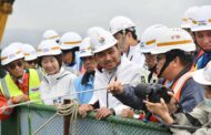 新北市長侯友宜視察淡江大橋 盼成世界指標建築