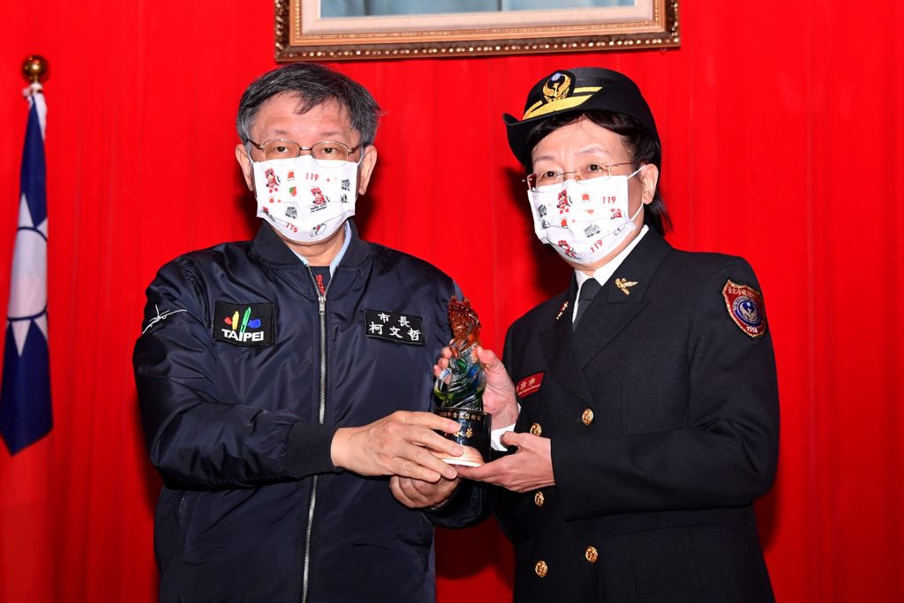 台北市長柯文哲頒金龍獎 肯定防災士助防疫