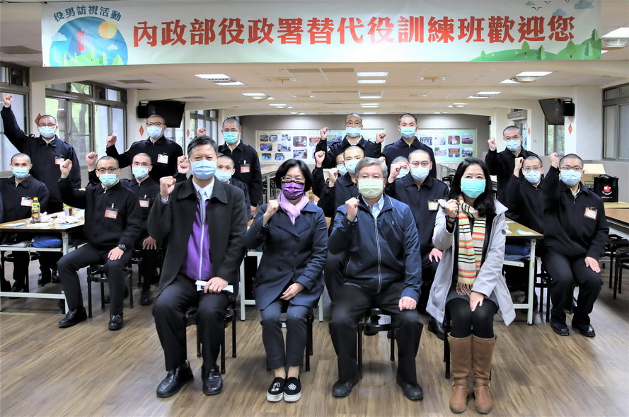 彰化縣長王惠美赴成功嶺 探視縣籍子弟兵