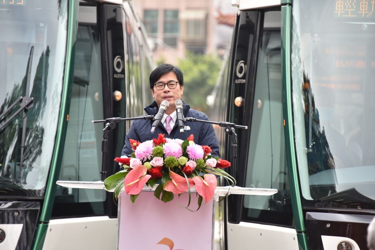 輕軌大南環試行 陳其邁：以市民角度出發 完善輕軌運輸品質