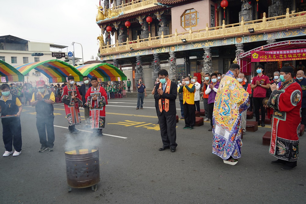 宗教祈福 屏東縣長潘孟安祈縣民安居樂業