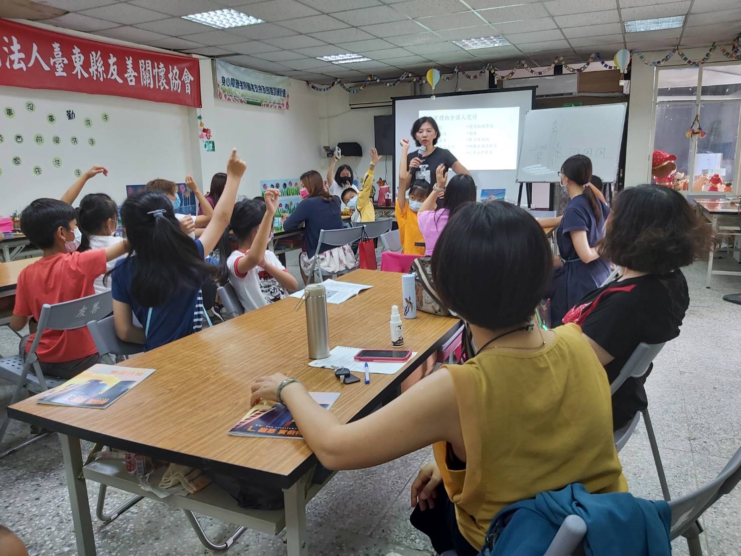 教學31年經驗師 大心人文學赴偏鄉助學童愛上學習