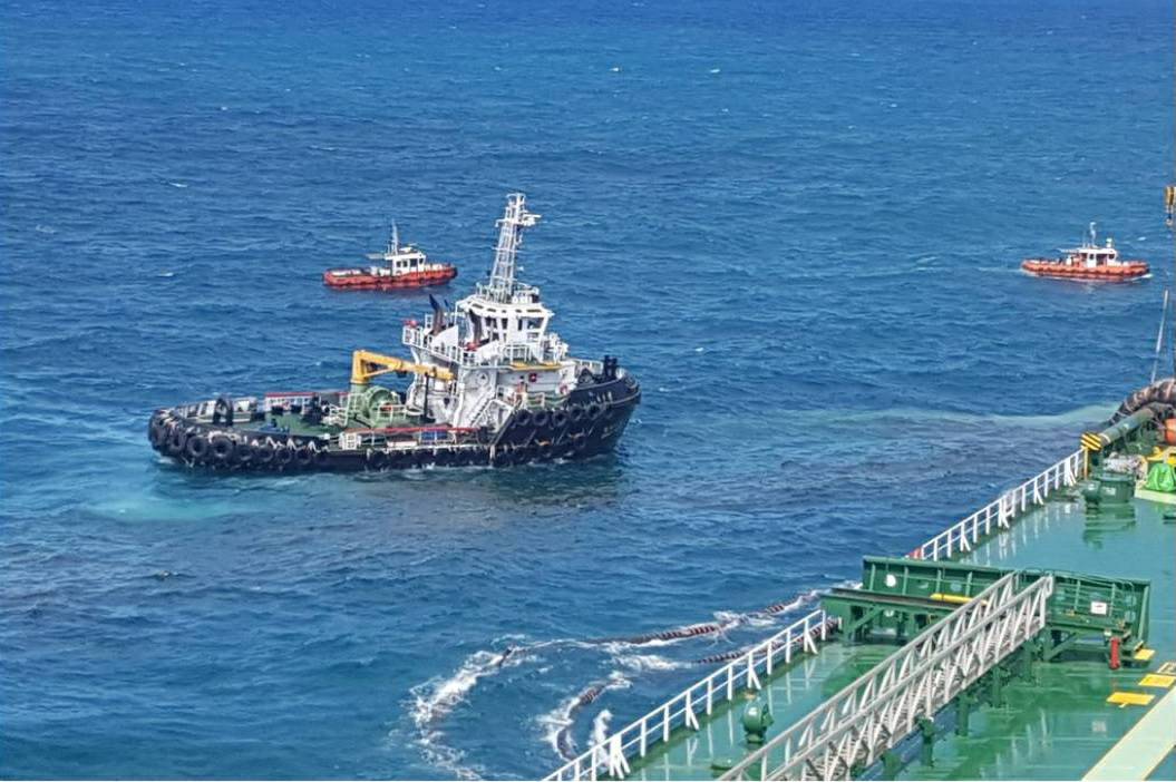 台灣中油大林廠外海浮筒油管破裂漏油污染  已積極清理