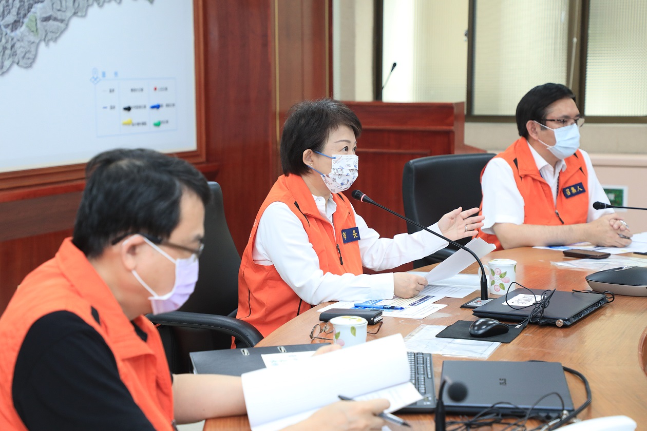 烟花颱風將來襲 台中市長盧秀燕坐鎮防汛會議