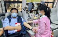 中油公司煉製事業部執行長徐漢帶頭捐血 共捐四萬九千cc
