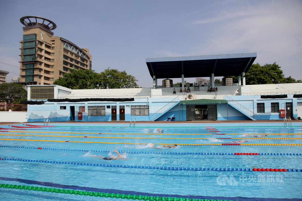 體育署宣布 游泳池、運動場館淋浴設施有條件開放