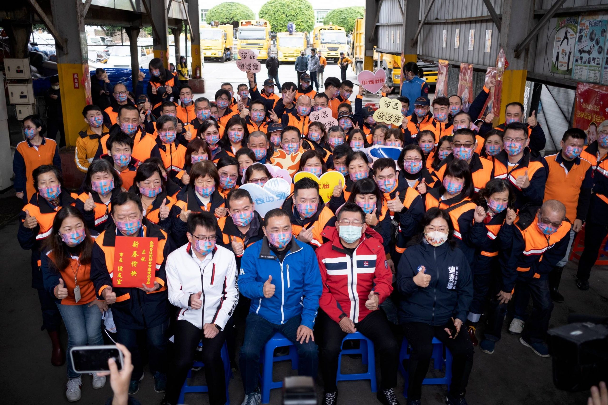 堅守防疫收運第一線 新北市長侯友宜慰勉清潔隊員