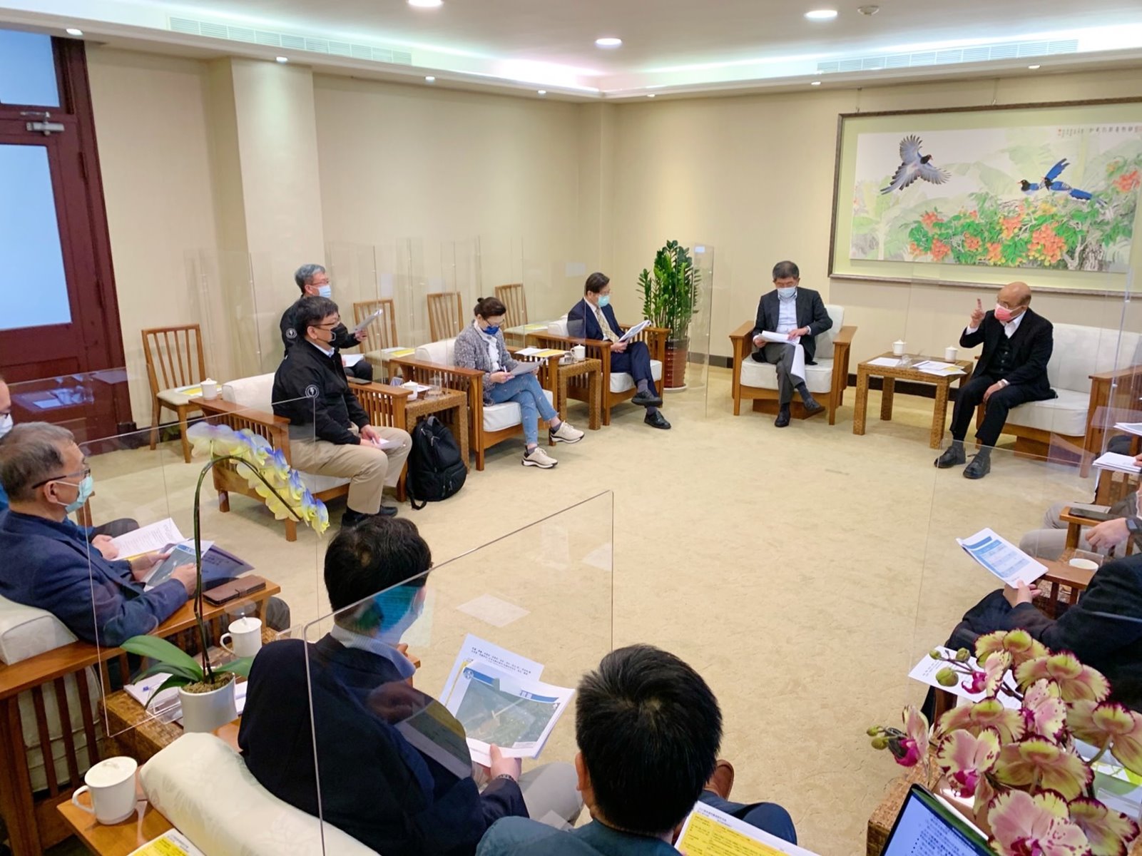 本土病例爆增疫情警戒再亮紅燈 特種行業人員與顧客須打3劑疫苗