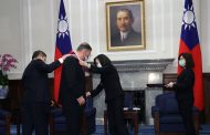 蔡英文總統讚蓬佩奧人氣高 贈勳表彰對台美關係貢獻