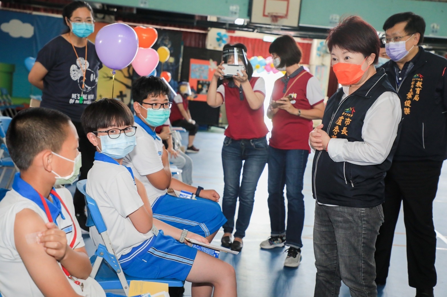 台中市長盧秀燕宣布二至十二歲普發二劑快篩 三十萬人受惠