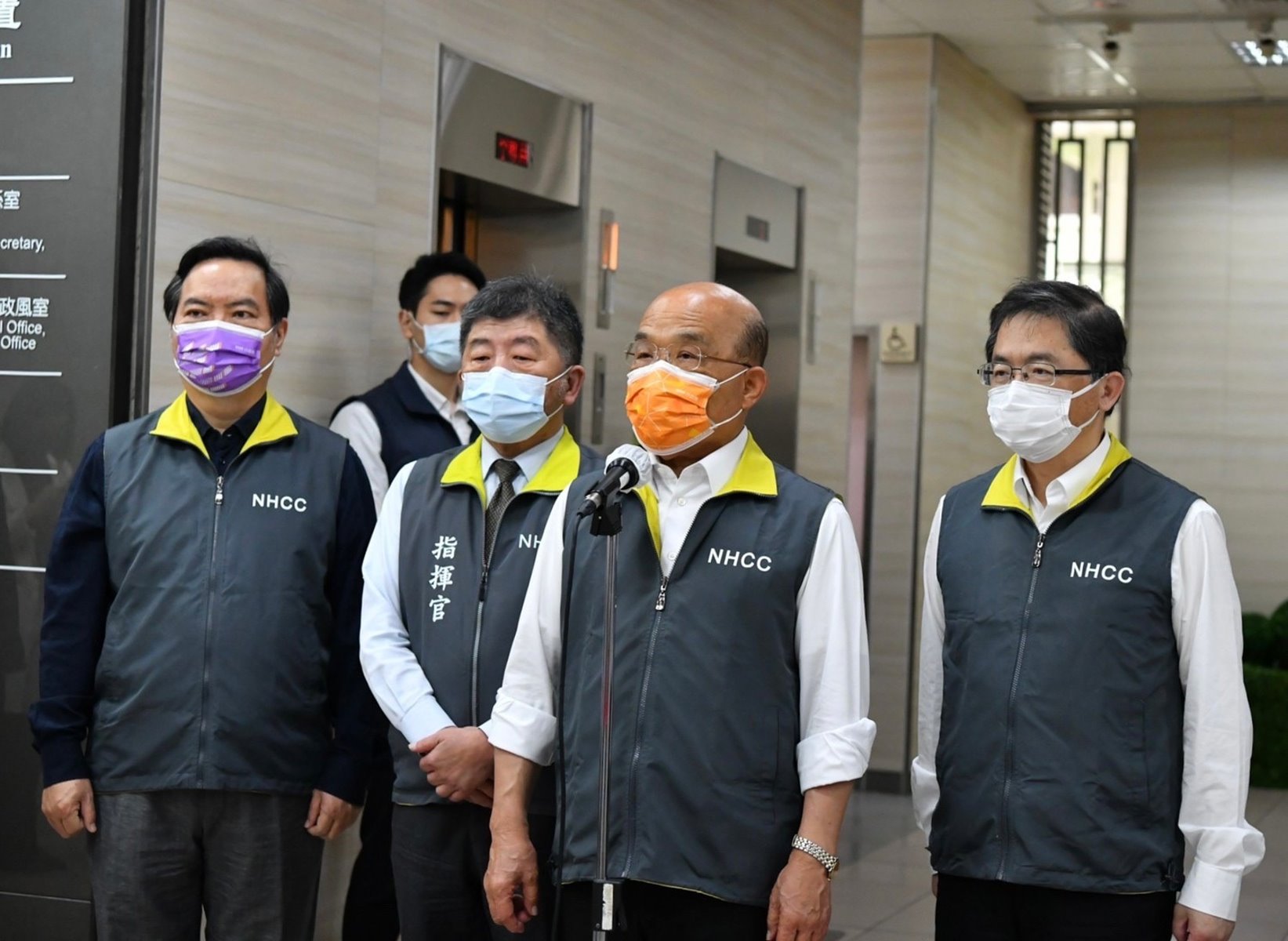 選舉考量才與病毒共存 連勝文嗆 蘇揆：不像中國粗暴封城