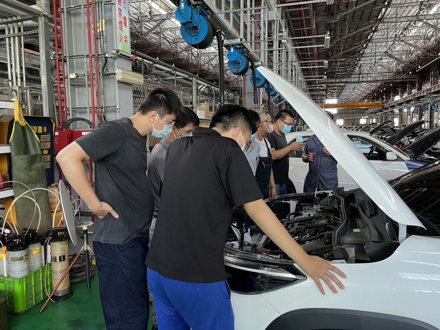 高雄市攜手汽車服務大廠 助職訓學員佈局油電車修護市場