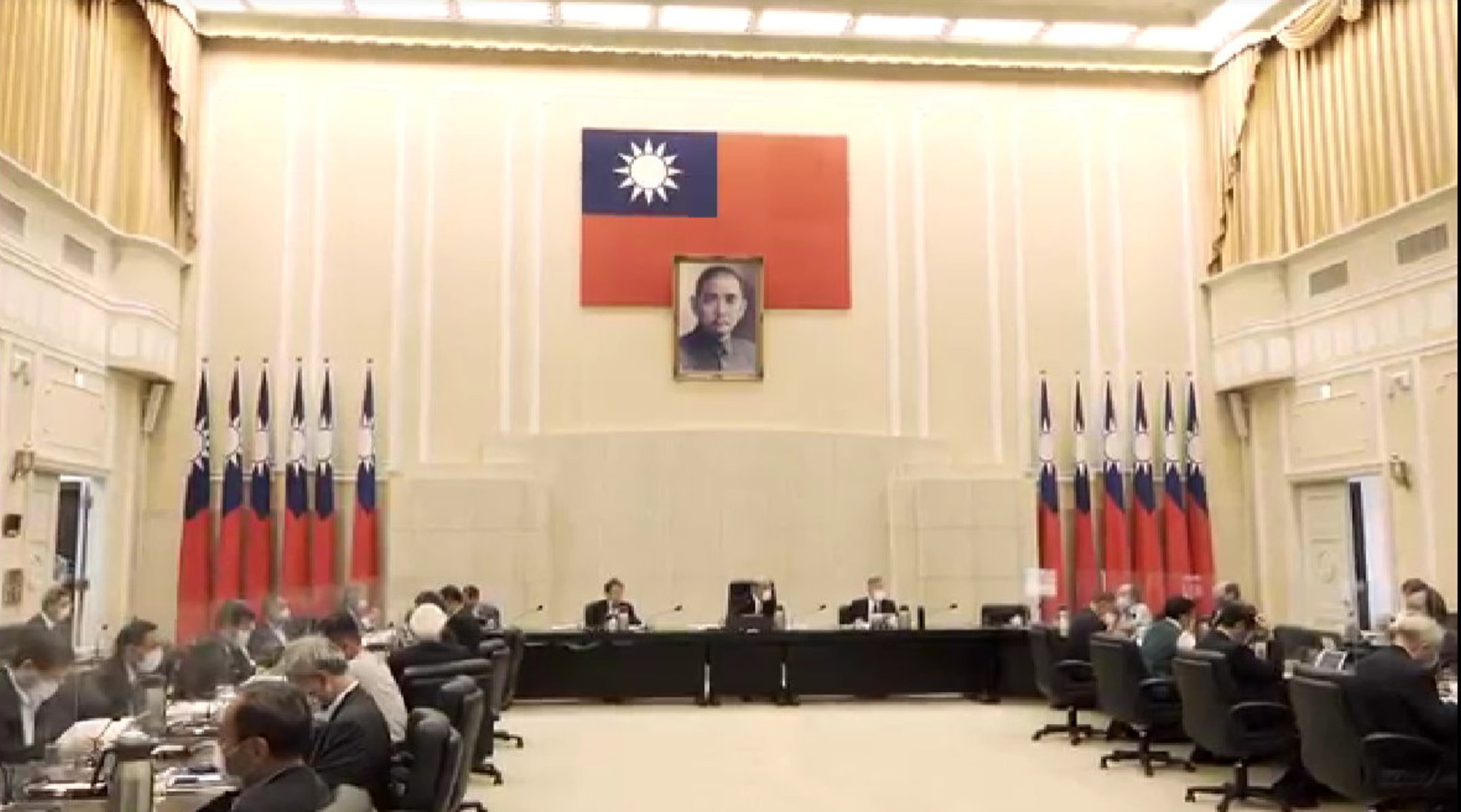 行政院長蘇貞昌：疫情穩定下降 悠遊國旅補助方案7/15實施