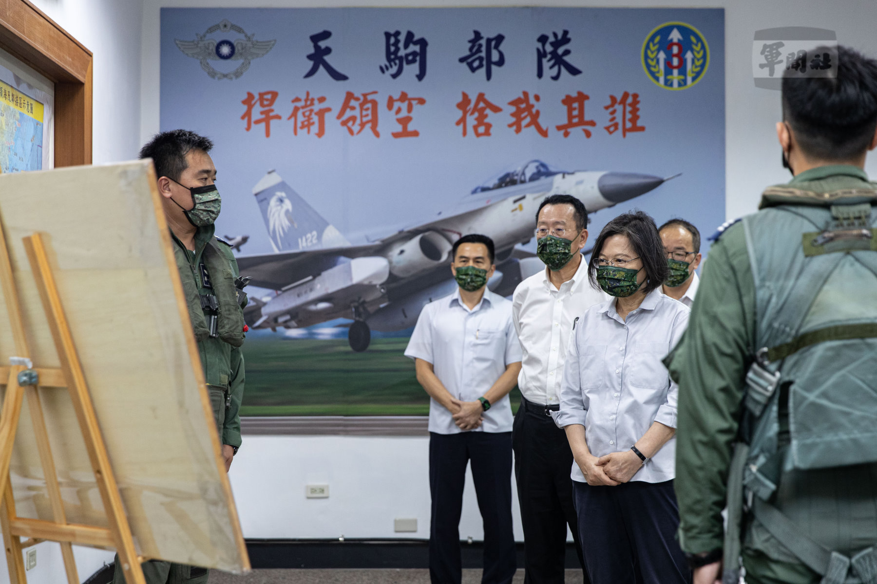 中共無人機闖外島 蔡英文總統下令適時採強力反制