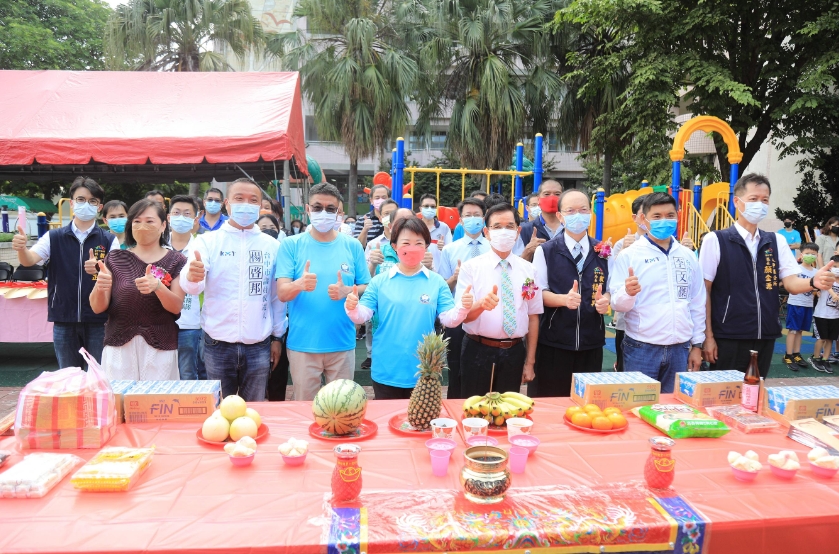 台中文昌國小多功能活動中心開工 市長盧秀燕：雨天也能上體育課