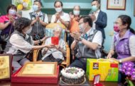 鄭文燦訪百一○四歲人瑞藍王銀女士 盼發揚敬老尊賢傳統美德