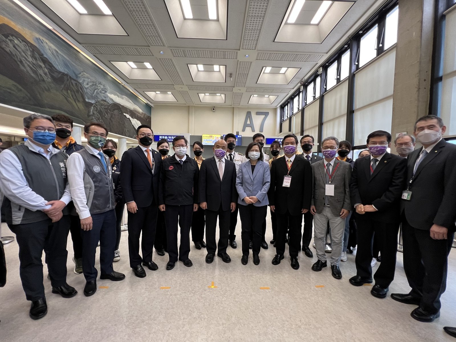 國境解封視察桃機 蔡英文：全力衝刺恢復疫情前觀光