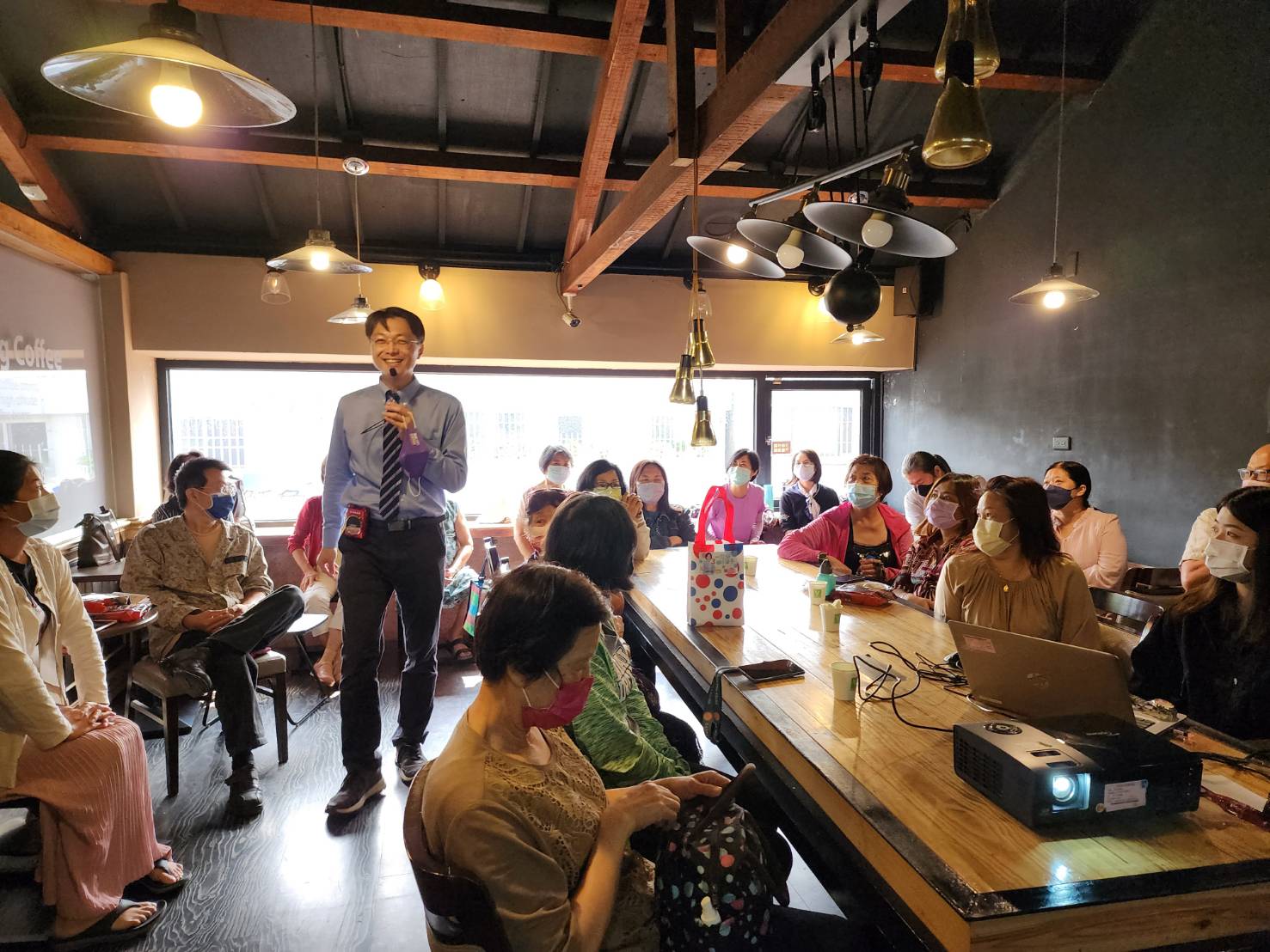 移民署高雄一站合地檢署共同反結賄選 宣導18歲公民權修憲複決投票