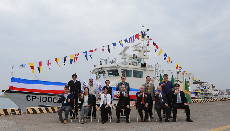 台船承造巡緝艇「海鷹艇」交船 高雄關查緝添生力軍